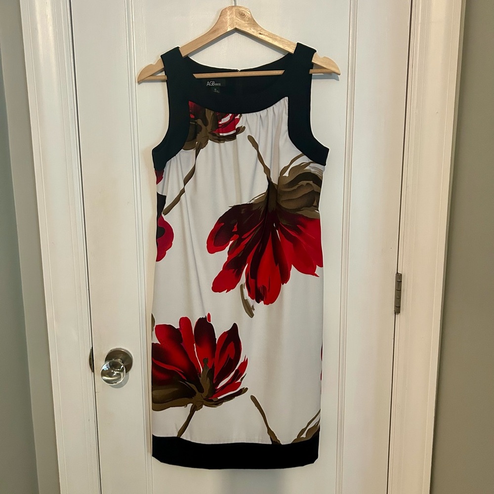 Sleeveless Floral Print Shift